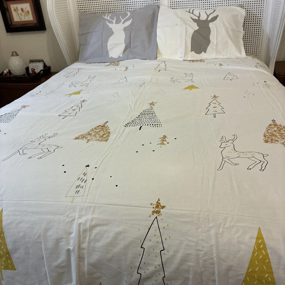 FenDie Queen Duvet + 2 Pillow Shams Christmas Reindeer New In Package